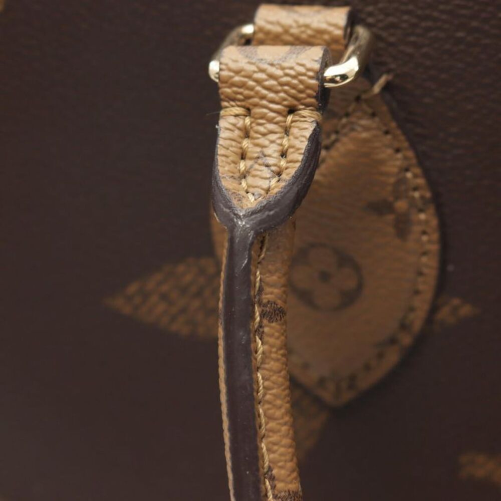 Louis Vuitton OnTheGo MM Monogram Leather Tote Bag - Picture 6 of 6